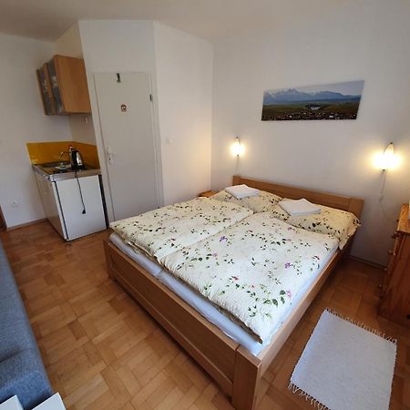 Zlty Dom Vrbov Appartement Buitenkant foto