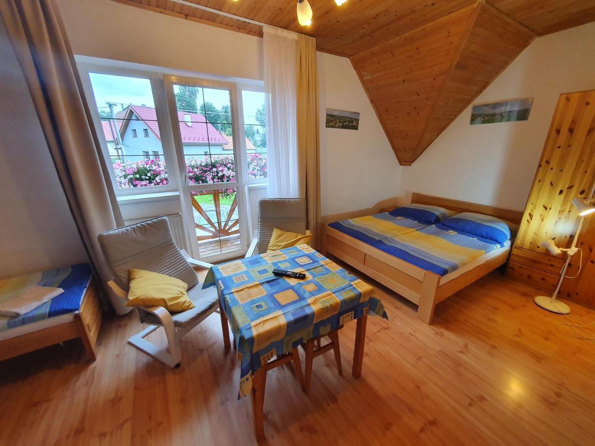 Zlty Dom Vrbov Appartement Buitenkant foto