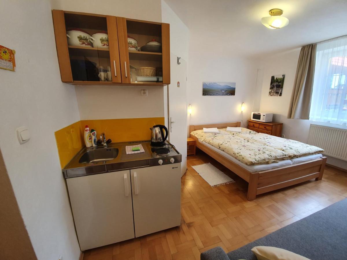 Zlty Dom Vrbov Appartement Buitenkant foto