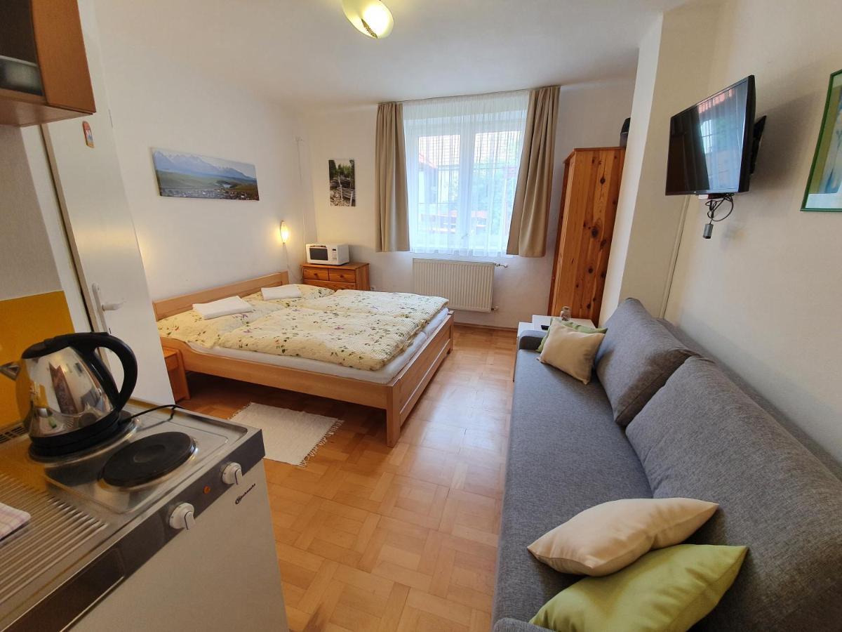 Zlty Dom Vrbov Appartement Buitenkant foto
