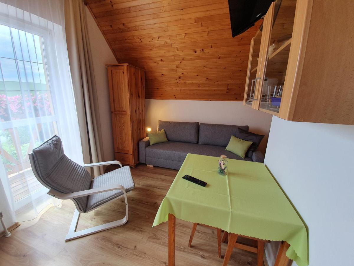 Zlty Dom Vrbov Appartement Buitenkant foto
