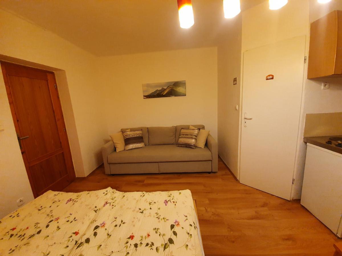 Zlty Dom Vrbov Appartement Buitenkant foto