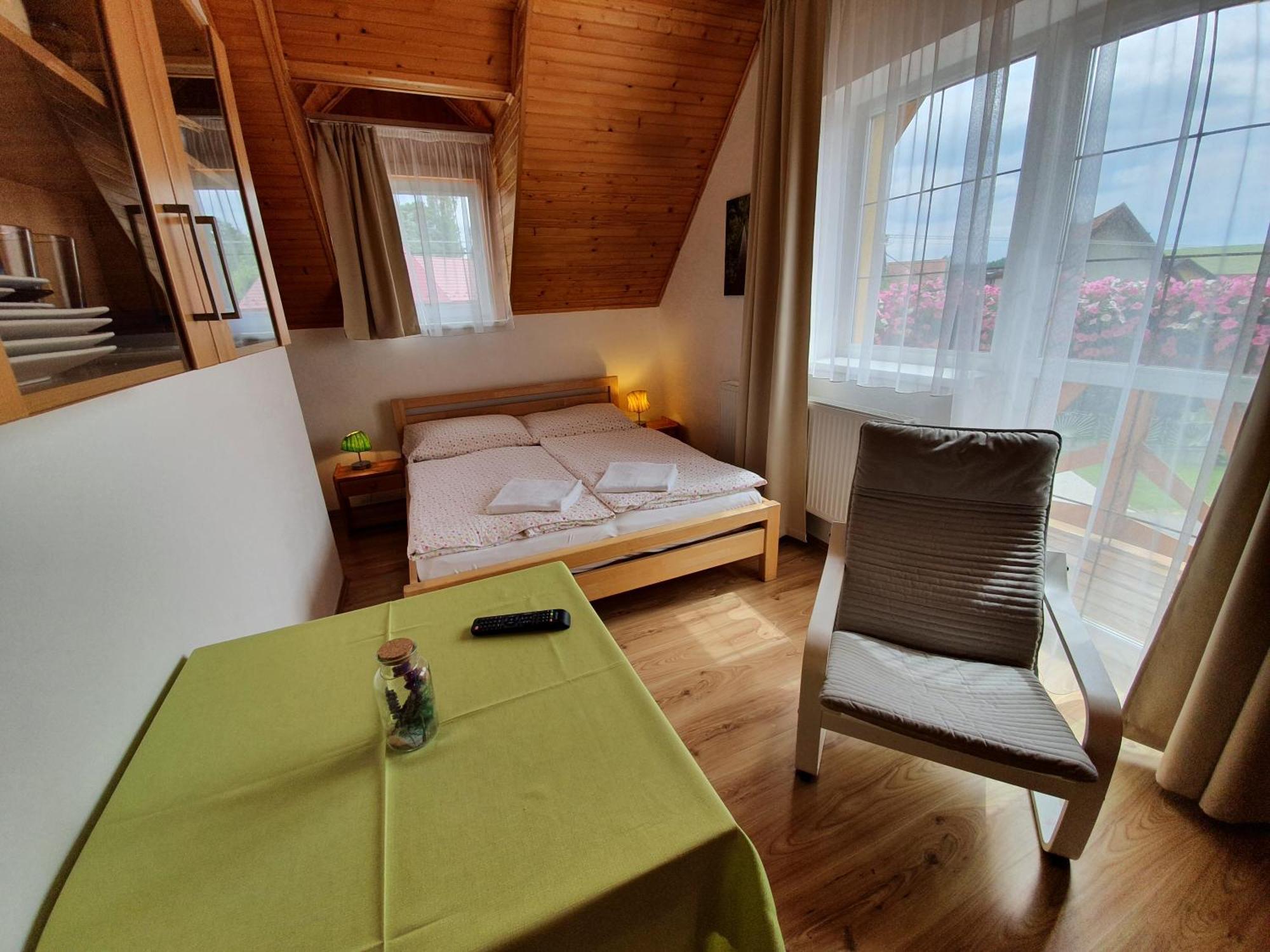Zlty Dom Vrbov Appartement Buitenkant foto