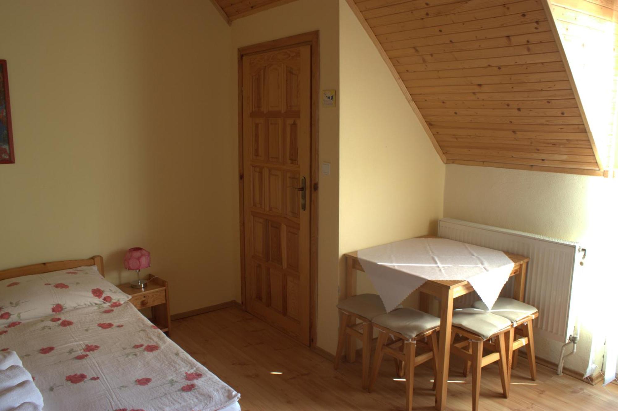 Zlty Dom Vrbov Appartement Kamer foto