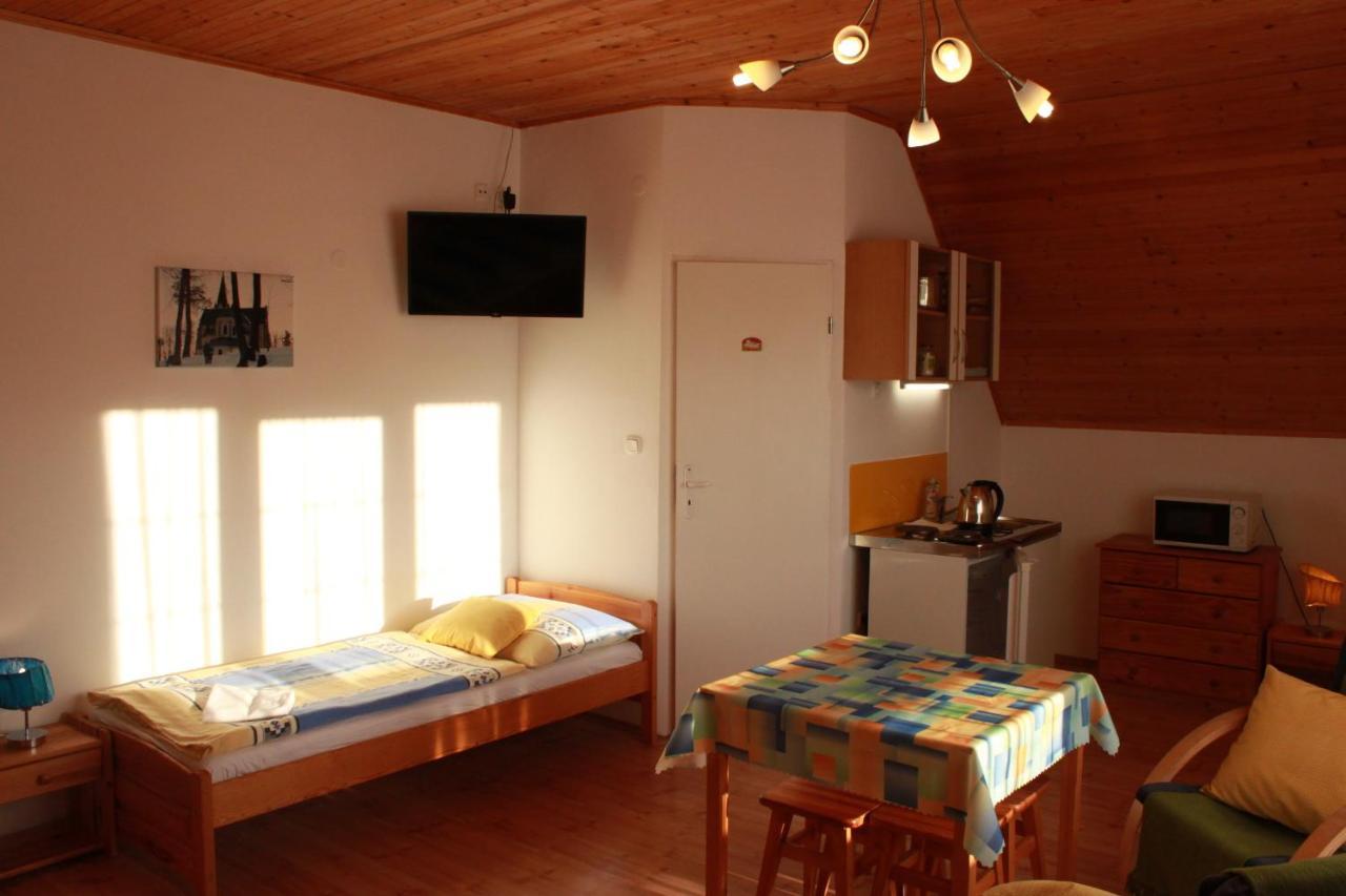 Zlty Dom Vrbov Appartement Buitenkant foto