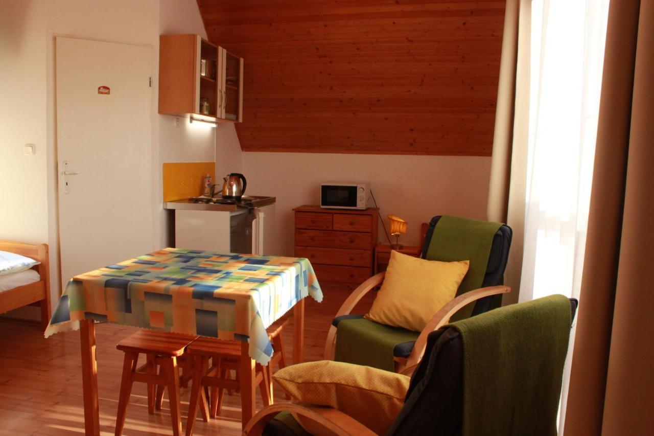 Zlty Dom Vrbov Appartement Buitenkant foto