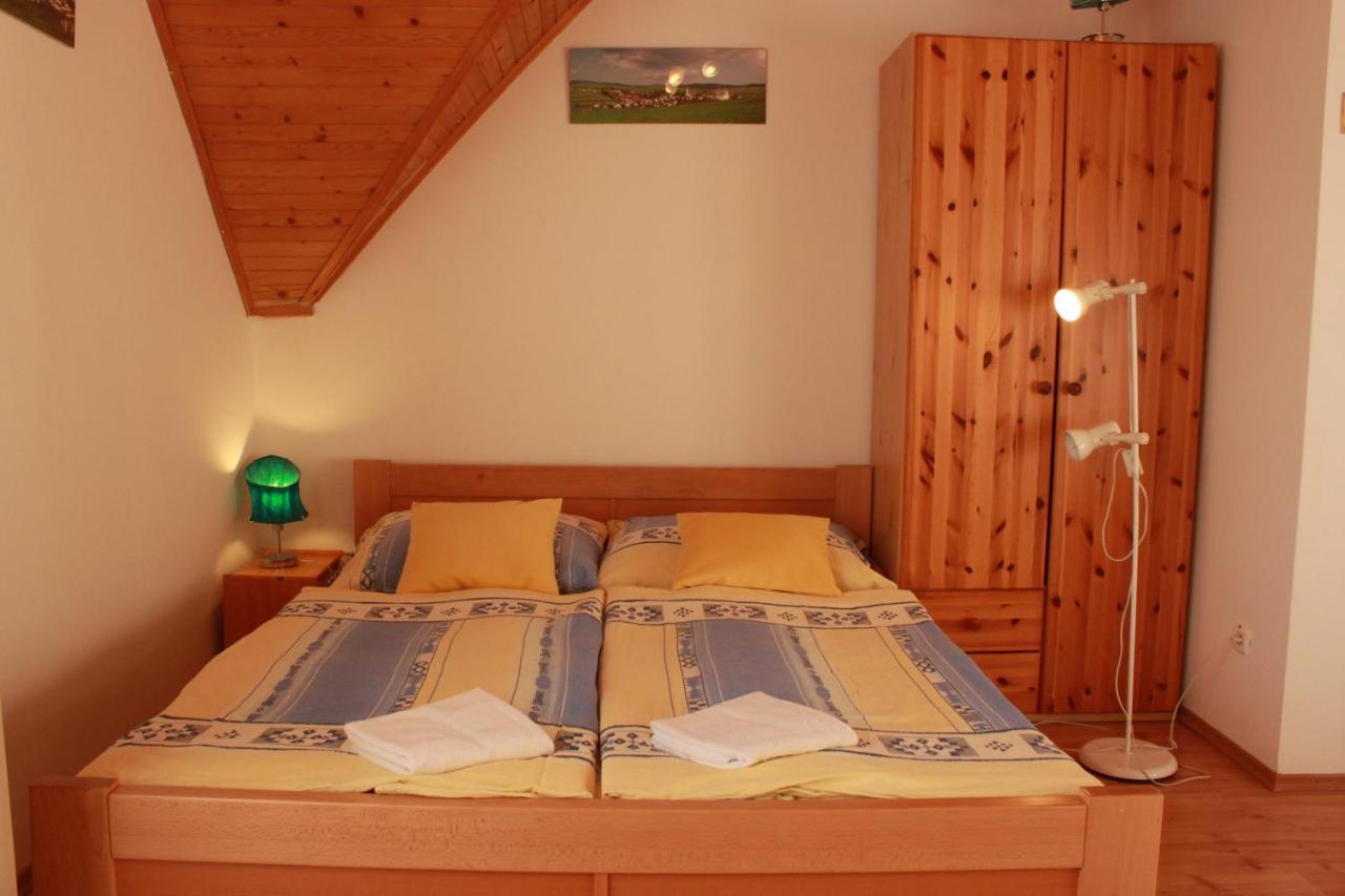 Zlty Dom Vrbov Appartement Buitenkant foto