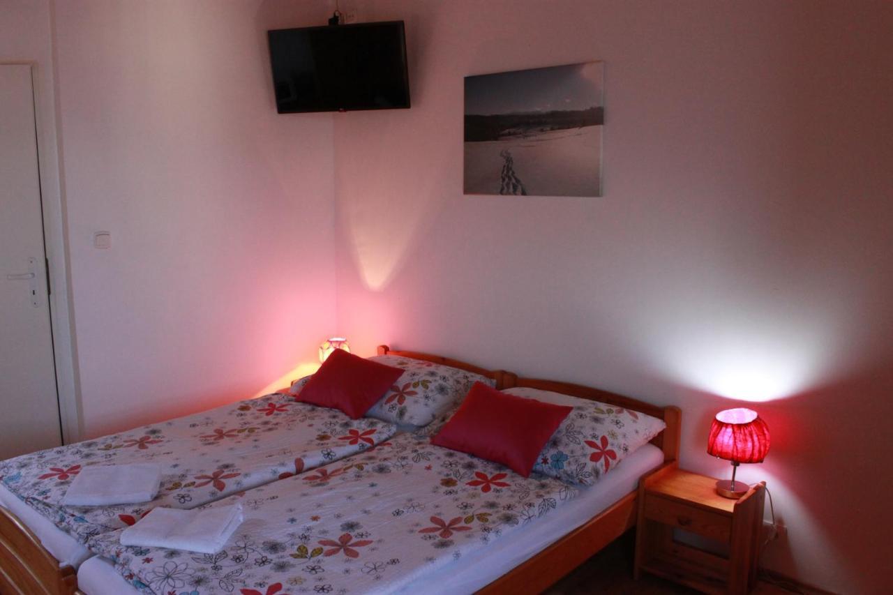 Zlty Dom Vrbov Appartement Buitenkant foto
