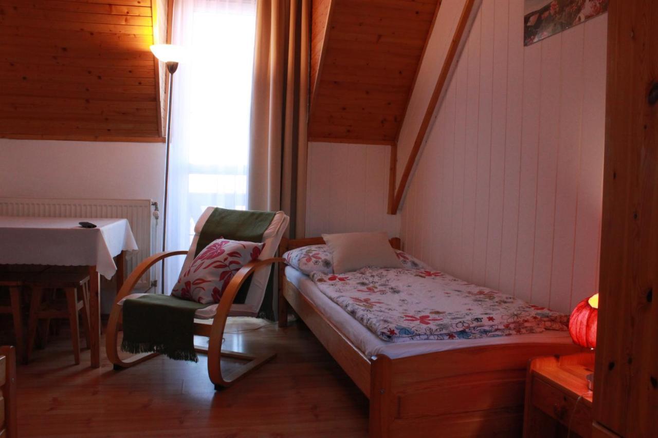 Zlty Dom Vrbov Appartement Buitenkant foto